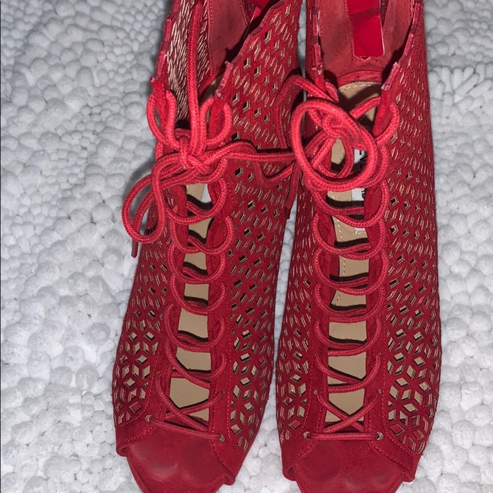 Steve Madden Red women’s suede heel